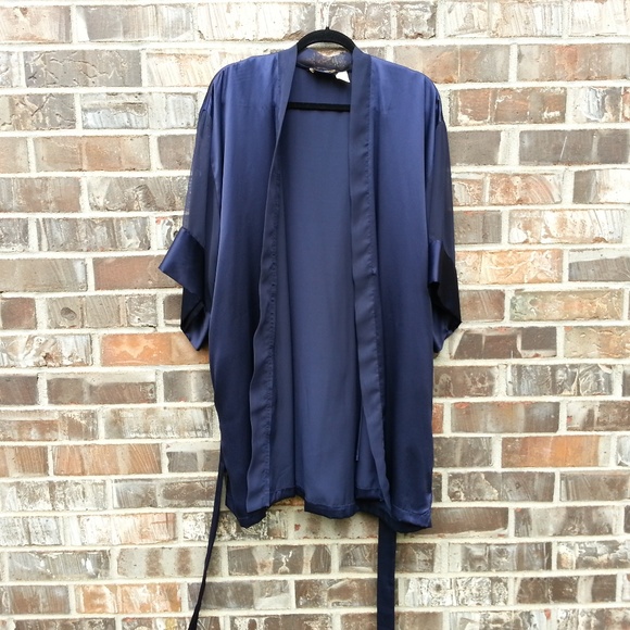 Victoria's Secret | Sheer Kimono sleeve robe - Picture 2 of 7